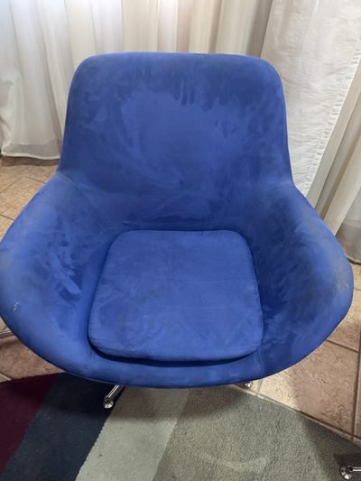 Poltronas azuis da sala: poltronas azuis da sala, antes da higienização